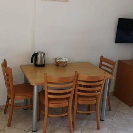 Aurora Apartments-nin- 25m To The Beach * Nin